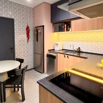 Apartamentos com 76m², 2 quartos, 1 suíte, no bairro Centro em Florianópolis