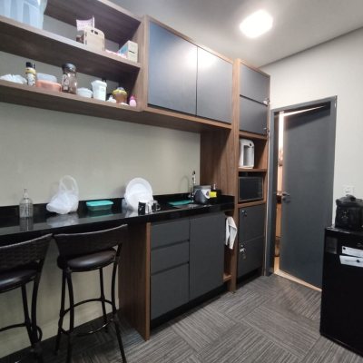 Sala com 64m², no bairro Centro em Florianópolis