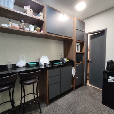 Sala com 64m², no bairro Centro em Florianópolis