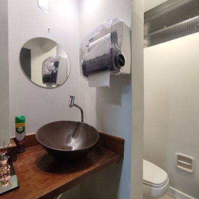Sala com 64m², no bairro Centro em Florianópolis