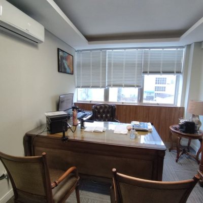 Sala com 64m², no bairro Centro em Florianópolis