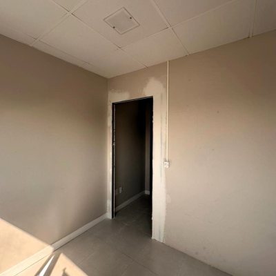 Sala com 26m², no bairro Campinas em São José