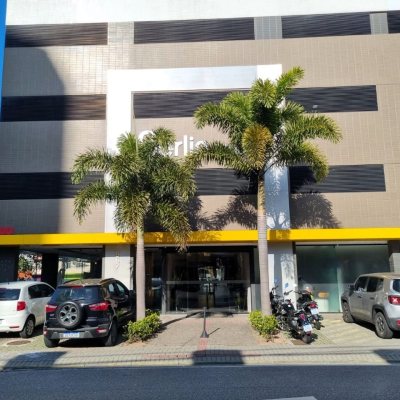 Sala com 26m², no bairro Campinas em São José