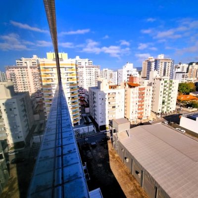 Sala com 26m², no bairro Campinas em São José