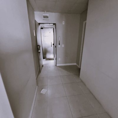 Sala com 26m², no bairro Campinas em São José