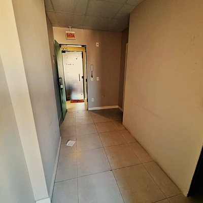 Sala com 26m², no bairro Campinas em São José