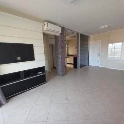 Apartamentos com 71m², 2 quartos, 1 suíte, 1 garagem, no bairro João Paulo em Florianópolis