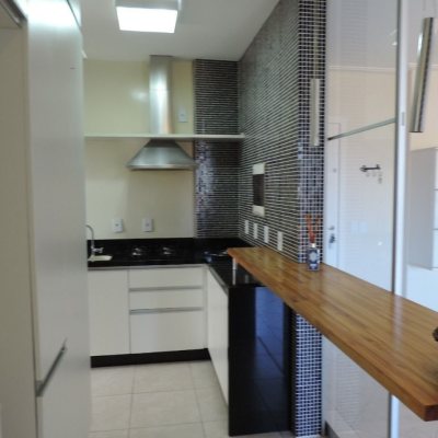 Apartamentos com 71m², 2 quartos, 1 suíte, 1 garagem, no bairro João Paulo em Florianópolis