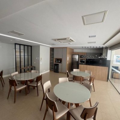 Apartamentos com 170m², 4 quartos, 2 suítes, 3 garagens, no bairro Itacorubi em Florianópolis
