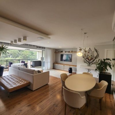 Apartamentos com 170m², 4 quartos, 2 suítes, 3 garagens, no bairro Itacorubi em Florianópolis
