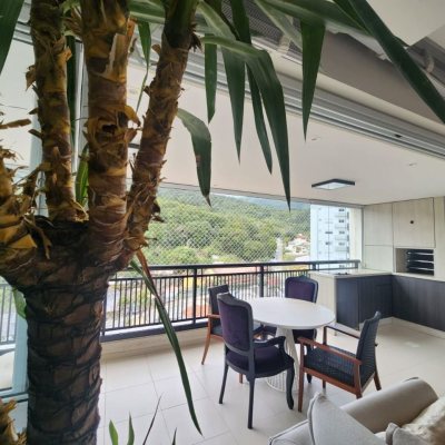 Apartamentos com 170m², 4 quartos, 2 suítes, 3 garagens, no bairro Itacorubi em Florianópolis