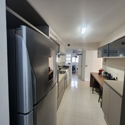 Apartamentos com 170m², 4 quartos, 2 suítes, 3 garagens, no bairro Itacorubi em Florianópolis