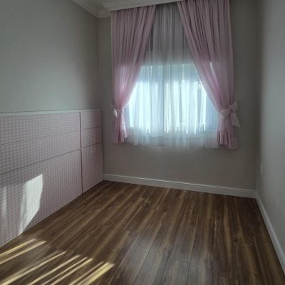 Casa Residencial com 173m², 3 quartos, 1 suíte, 4 garagens, no bairro Campeche em Florianópolis