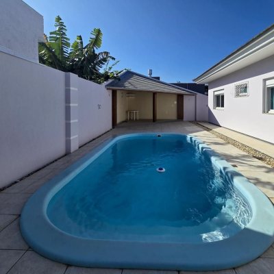 Casa Residencial com 173m², 3 quartos, 1 suíte, 4 garagens, no bairro Campeche em Florianópolis