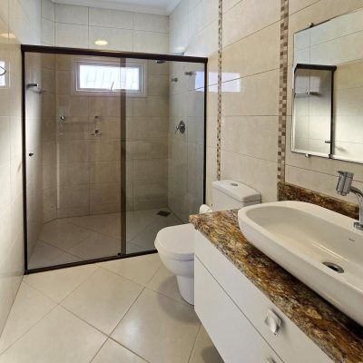 Casa Residencial com 173m², 3 quartos, 1 suíte, 4 garagens, no bairro Campeche em Florianópolis