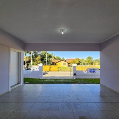 Casa Residencial com 173m², 3 quartos, 1 suíte, 4 garagens, no bairro Campeche em Florianópolis