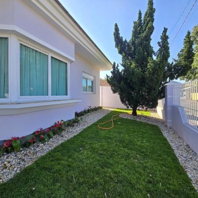 Casa Residencial com 173m², 3 quartos, 1 suíte, 4 garagens, no bairro Campeche em Florianópolis