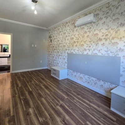 Casa Residencial com 173m², 3 quartos, 1 suíte, 4 garagens, no bairro Campeche em Florianópolis