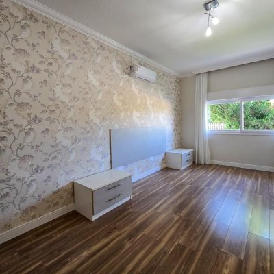 Casa Residencial com 173m², 3 quartos, 1 suíte, 4 garagens, no bairro Campeche em Florianópolis