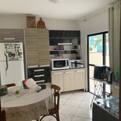 Cobertura com 105m², 2 quartos, 1 garagem, no bairro Canasvieiras em Florianópolis