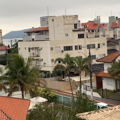 Cobertura com 105m², 2 quartos, 1 garagem, no bairro Canasvieiras em Florianópolis