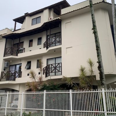 Cobertura com 105m², 2 quartos, 1 garagem, no bairro Canasvieiras em Florianópolis