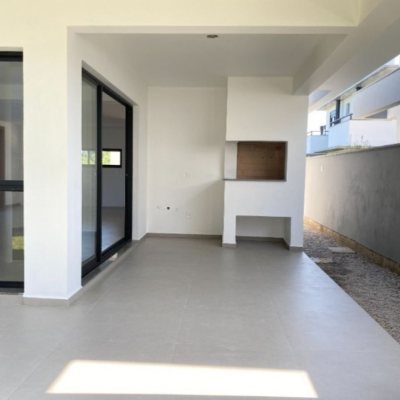 Casa Residencial com 149m², 3 quartos, 1 suíte, 1 garagem, no bairro Campeche em Florianópolis