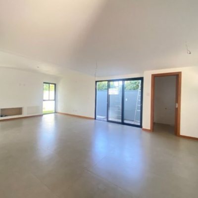 Casa Residencial com 149m², 3 quartos, 1 suíte, 1 garagem, no bairro Campeche em Florianópolis