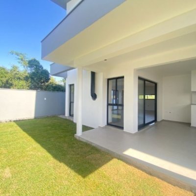 Casa Residencial com 149m², 3 quartos, 1 suíte, 1 garagem, no bairro Campeche em Florianópolis