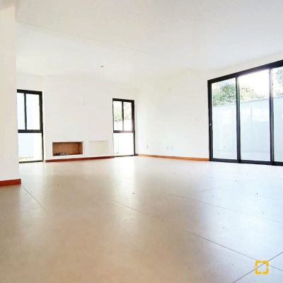 Casa Residencial com 149m², 3 quartos, 1 suíte, 1 garagem, no bairro Campeche em Florianópolis