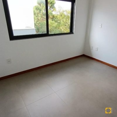 Casa Residencial com 149m², 3 quartos, 1 suíte, 1 garagem, no bairro Campeche em Florianópolis