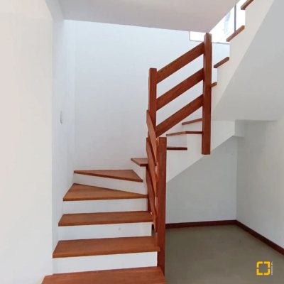 Casa Residencial com 149m², 3 quartos, 1 suíte, 1 garagem, no bairro Campeche em Florianópolis