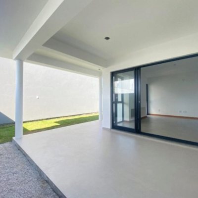 Casa Residencial com 149m², 3 quartos, 1 suíte, 1 garagem, no bairro Campeche em Florianópolis