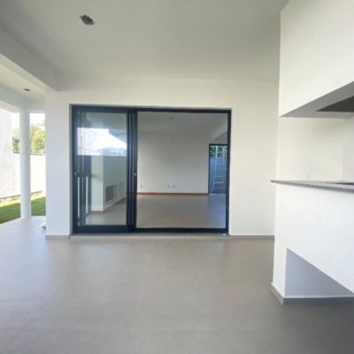 Casa Residencial com 149m², 3 quartos, 1 suíte, 1 garagem, no bairro Campeche em Florianópolis