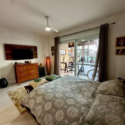 Cobertura com 185m², 2 quartos, 2 suítes, 2 garagens, no bairro Campeche em Florianópolis