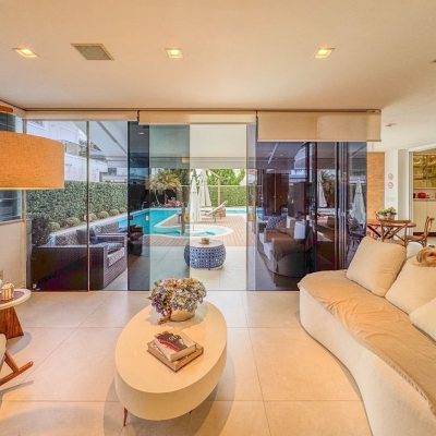 Casa em Condomínio com 890m², 5 quartos, 5 suítes, 6 garagens, no bairro Jurerê Internacional em Florianópolis