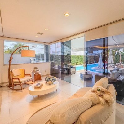 Casa em Condomínio com 890m², 5 quartos, 5 suítes, 6 garagens, no bairro Jurerê Internacional em Florianópolis