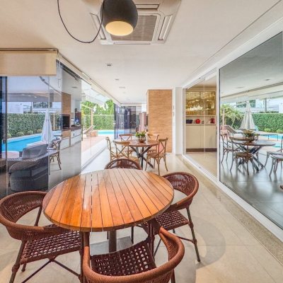 Casa em Condomínio com 890m², 5 quartos, 5 suítes, 6 garagens, no bairro Jurerê Internacional em Florianópolis