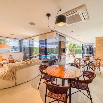 Casa em Condomínio com 890m², 5 quartos, 5 suítes, 6 garagens, no bairro Jurerê Internacional em Florianópolis