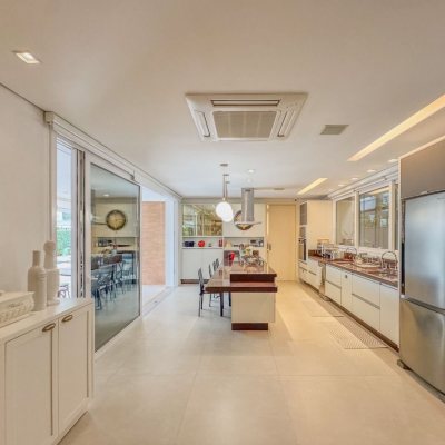 Casa em Condomínio com 890m², 5 quartos, 5 suítes, 6 garagens, no bairro Jurerê Internacional em Florianópolis