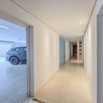 Casa em Condomínio com 890m², 5 quartos, 5 suítes, 6 garagens, no bairro Jurerê Internacional em Florianópolis