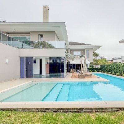 Casa em Condomínio com 890m², 5 quartos, 5 suítes, 6 garagens, no bairro Jurerê Internacional em Florianópolis