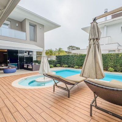Casa em Condomínio com 890m², 5 quartos, 5 suítes, 6 garagens, no bairro Jurerê Internacional em Florianópolis
