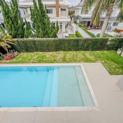 Casa em Condomínio com 890m², 5 quartos, 5 suítes, 6 garagens, no bairro Jurerê Internacional em Florianópolis