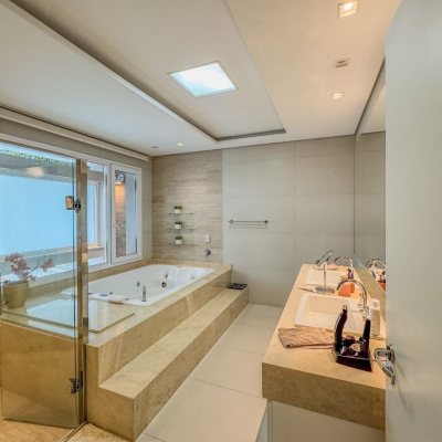 Casa em Condomínio com 890m², 5 quartos, 5 suítes, 6 garagens, no bairro Jurerê Internacional em Florianópolis