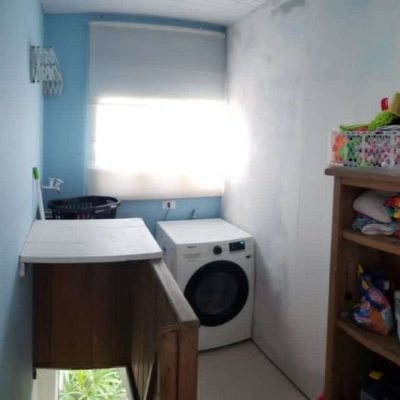 Casa Residencial com 150m², 4 quartos, 2 suítes, 2 garagens, no bairro Vargem Do Bom Jesus em Florianópolis