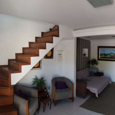 Casa Residencial com 150m², 4 quartos, 2 suítes, 2 garagens, no bairro Vargem Do Bom Jesus em Florianópolis