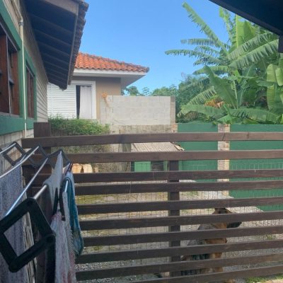 Casa Residencial com 157m², 3 quartos, 1 suíte, 4 garagens, no bairro Campeche em Florianópolis