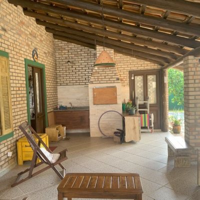 Casa Residencial com 157m², 3 quartos, 1 suíte, 4 garagens, no bairro Campeche em Florianópolis