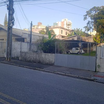 Terreno Comercial/Residencial com 290m², no bairro Estreito em Florianópolis